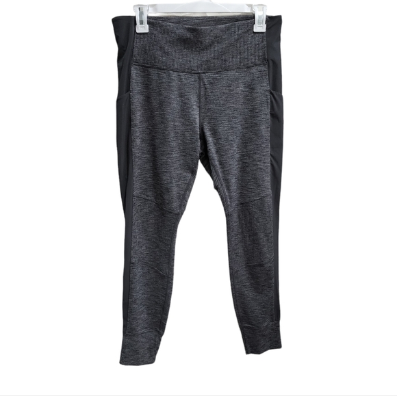 Athleta excursion side pocket Heather Gray leggings